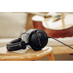 Beyerdynamic DT 770 Pro 250 ohm Closed Studio Headphones-08