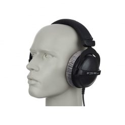 Beyerdynamic DT 770 Pro 80 ohm Closed Studio Headphones-08