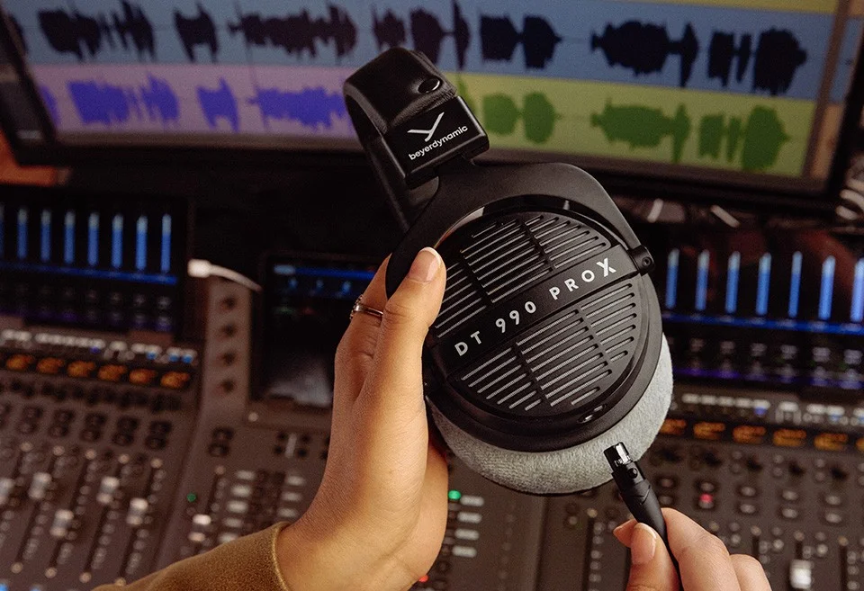 DT 990 Pro X 48 Ohms Studio Headphone-02